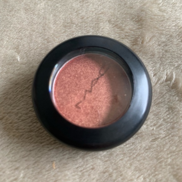 Mac Cosmetics Eyeshadow in Expensive Pink Veluxe Pearl Duochrome BNWB - Picture 10 of 15